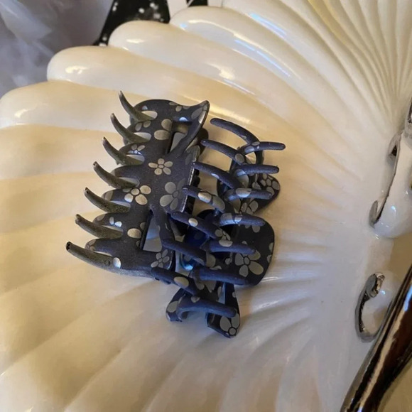 Vintage - Y2K Hair and Butterfly  Claw Clips - Picture 4 of 7